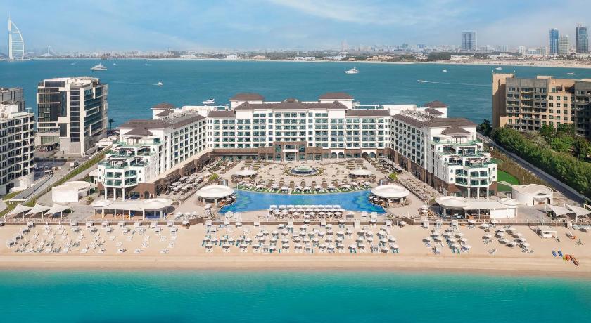 Atlantis The Palm, a luxurious resort located on Palm Jumeirah Dubai