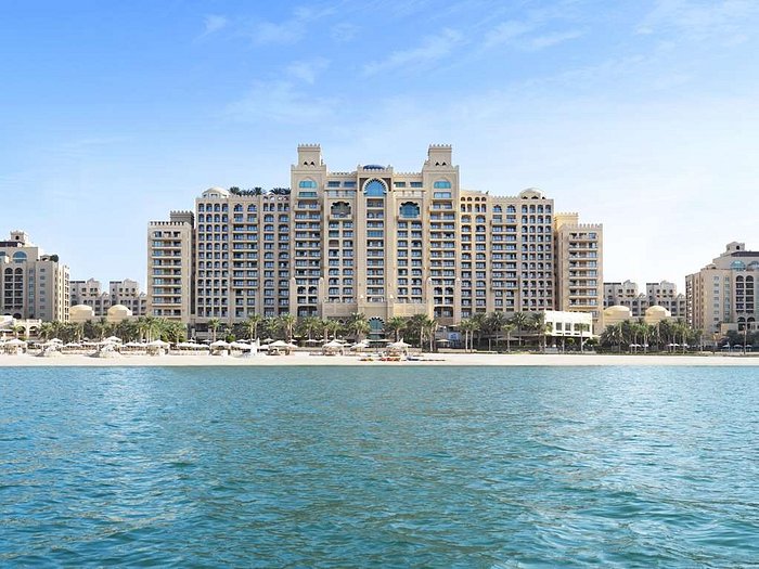 Hotel Fairmont's private beach, a private beach located on Palm Jumeirah Dubai